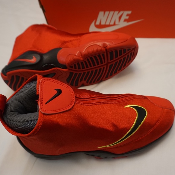 [SOLD] NWT Air Zoom Flight 98 The Glove Miami Heat - Picture 3 of 4